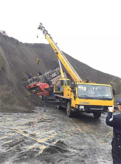 镇坪上犹道路救援